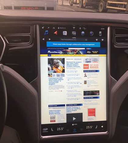 LAPD tests Tesla sedans as potential patrol cars