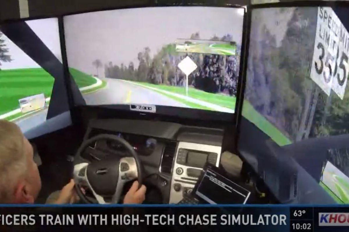 Officers use high-tech chase simulators to train